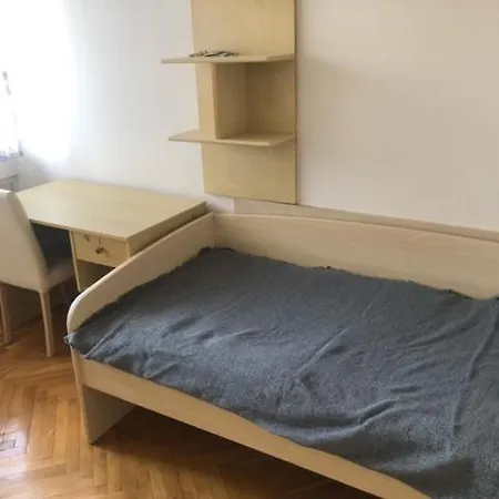 Aleksandra Appartement *